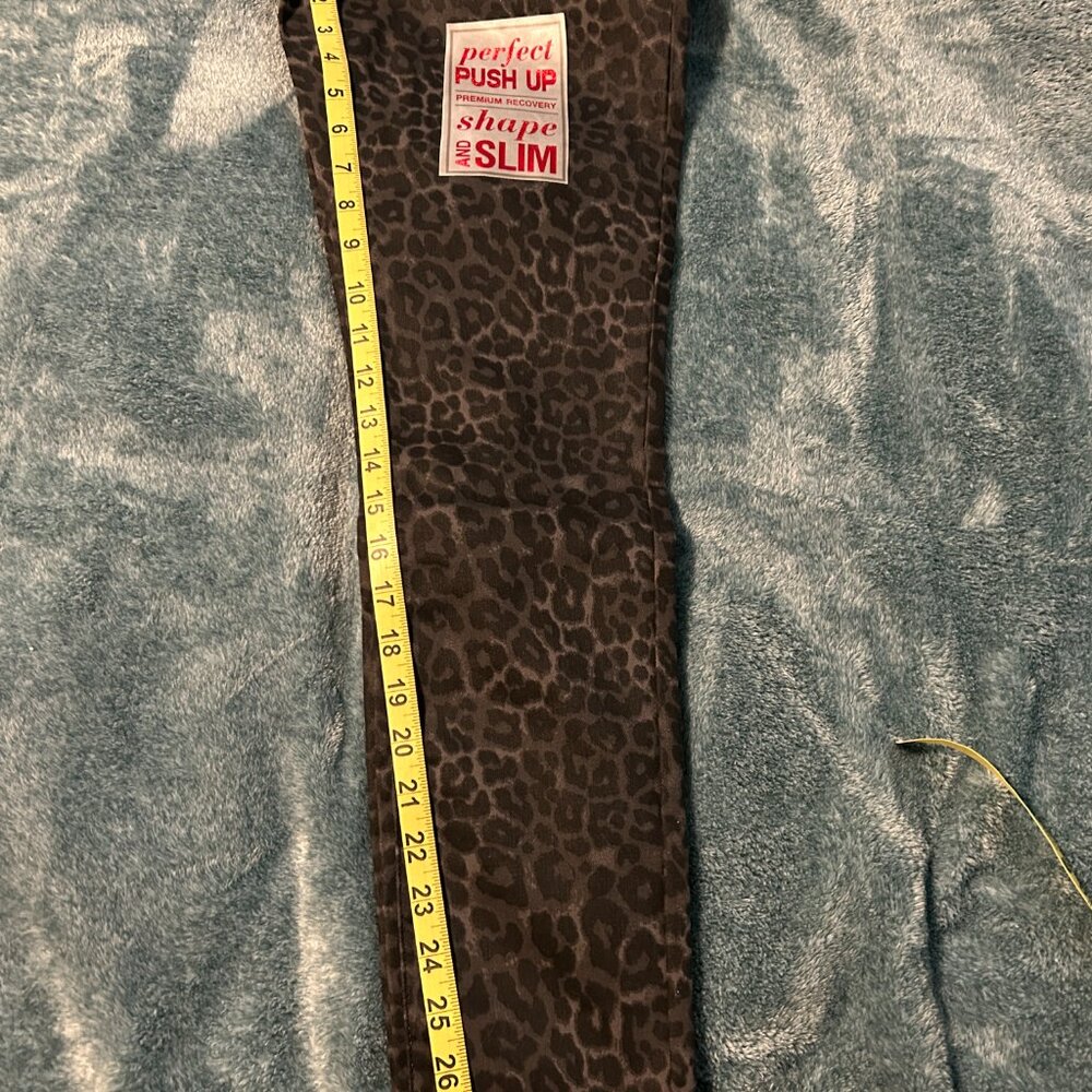 Bold Elements Shape & Slim Leopard Print Skinny J… - image 8